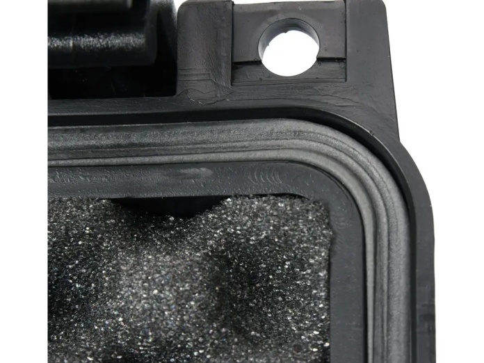 Walizka narzędziowa YATO YT-08905 łączy szczelność, mobilność i trwałość.